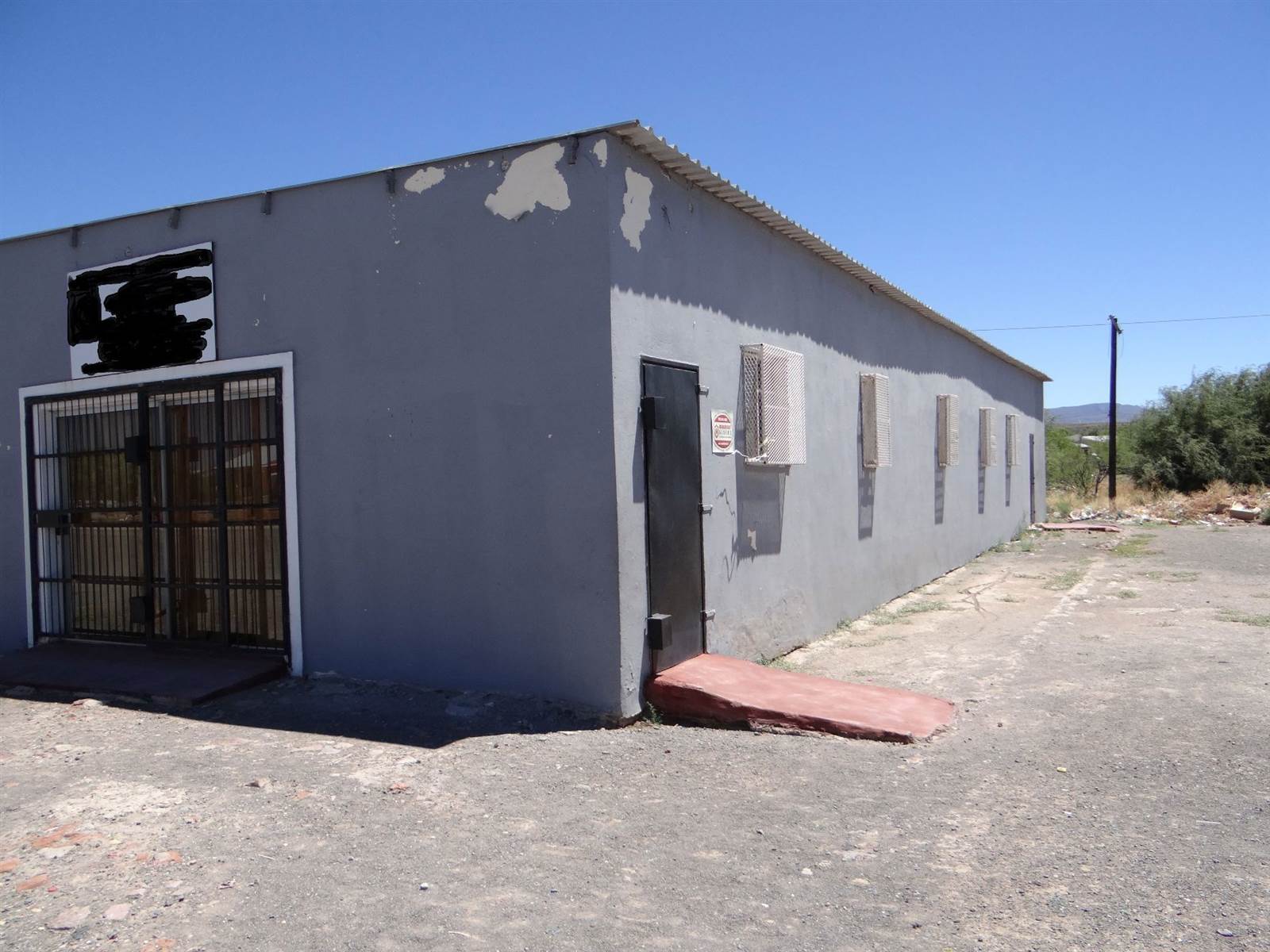 280  m² Commercial space in Beaufort West photo number 1