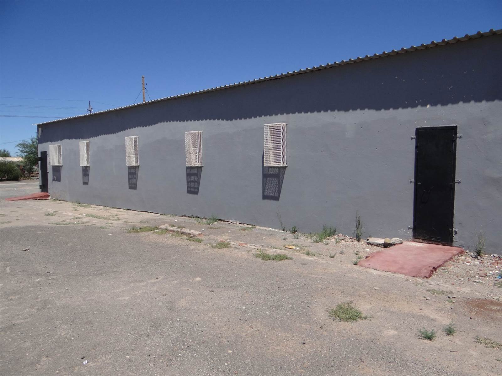 280  m² Commercial space in Beaufort West photo number 3