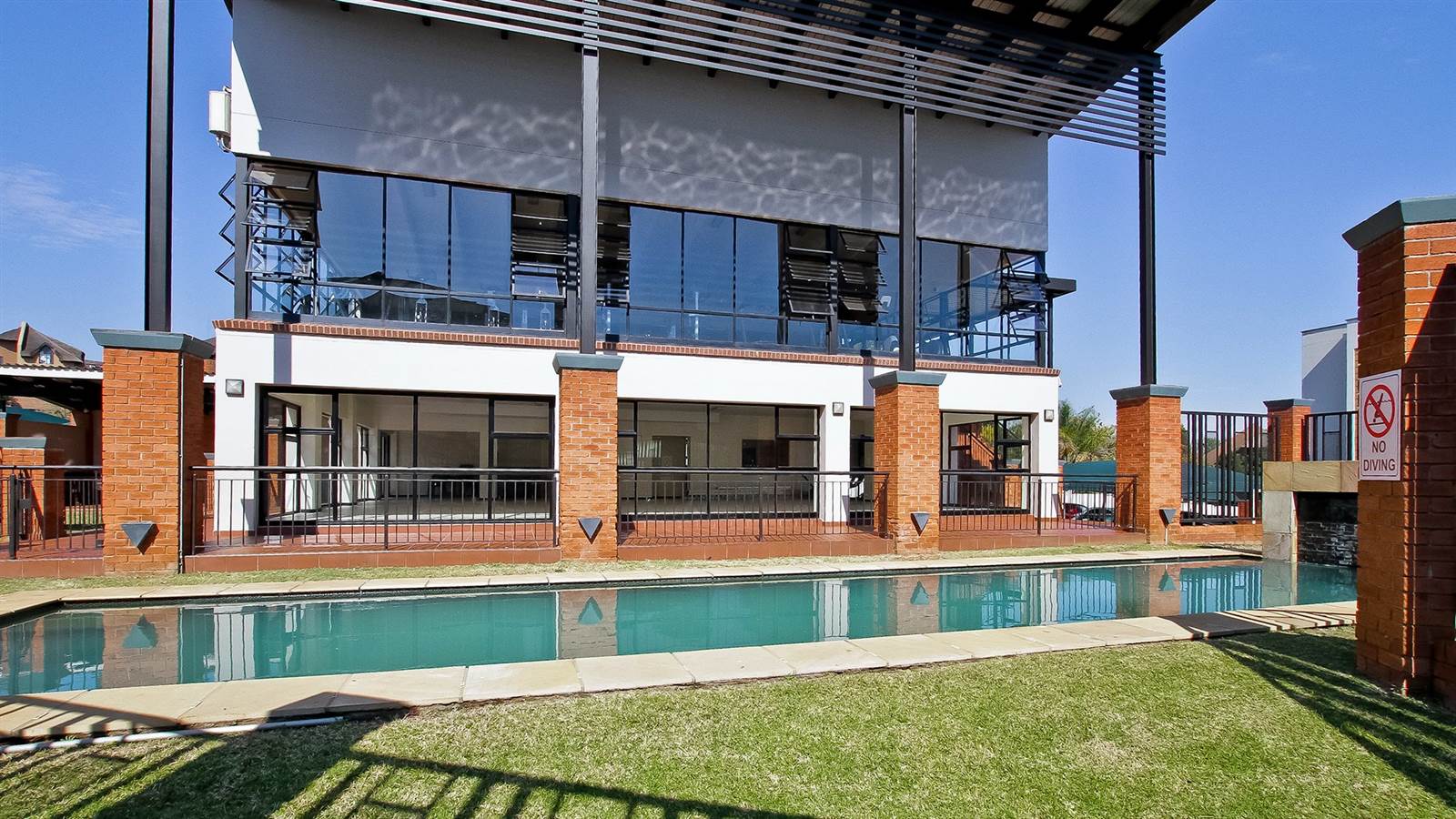 2 Bed Townhouse in Fourways photo number 5