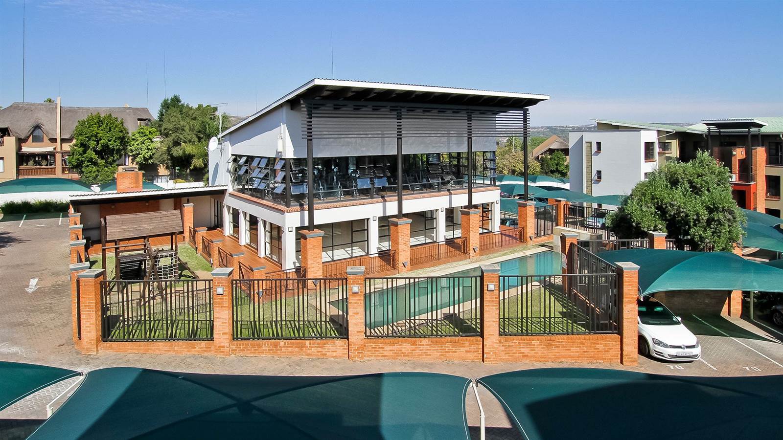 2 Bed Townhouse in Fourways photo number 6