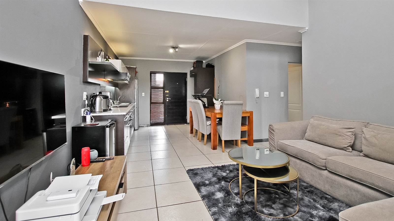 2 Bed Townhouse in Fourways photo number 18