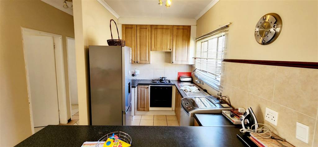 2 Bed Townhouse in Mooikloof Equestrian Estate photo number 1