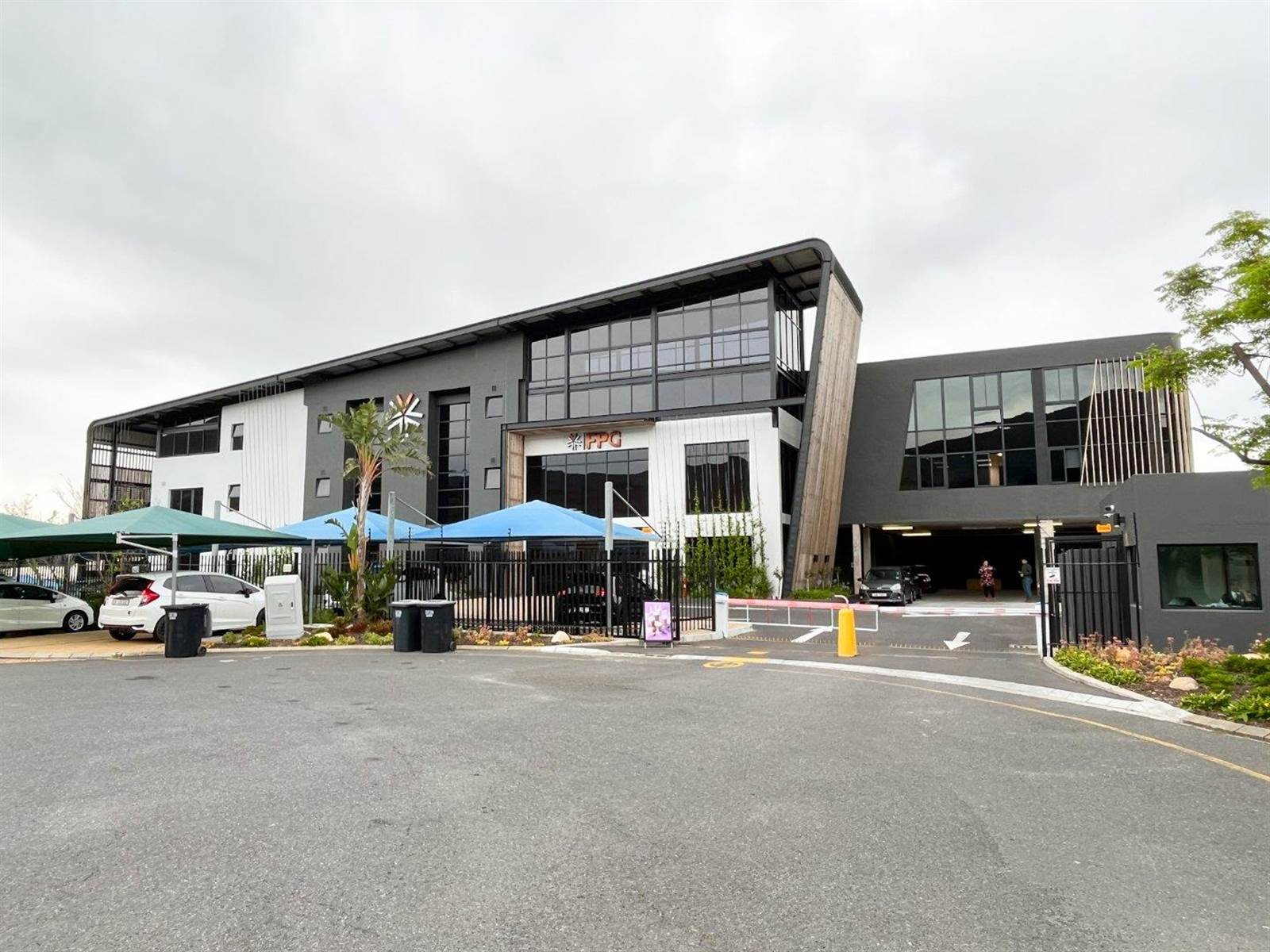 404  m² Office Space in Plattekloof photo number 1