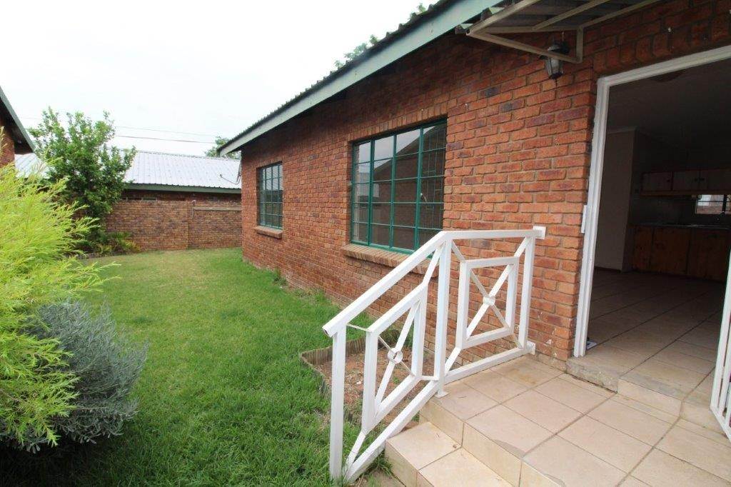8 Bed House in Modimolle photo number 20