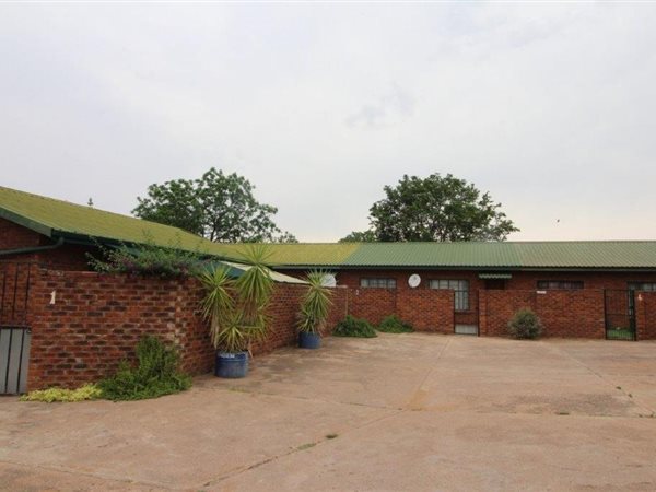 8 Bed House in Modimolle