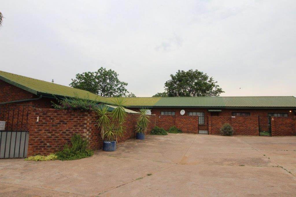 8 Bed House in Modimolle photo number 1