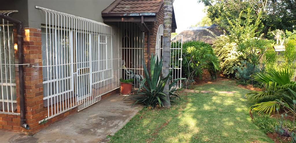 4 Bed House in Pretoria Gardens photo number 3