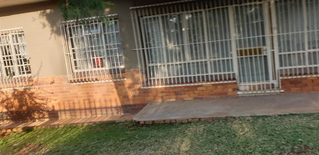4 Bed House in Pretoria Gardens photo number 28