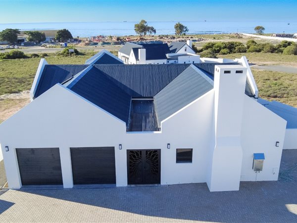 4 Bedroom House 4 Bedroom House