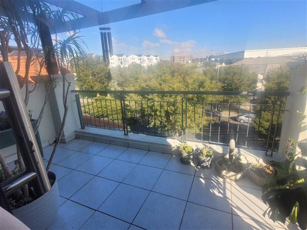3 Bed Penthouse in Greenstone Hill