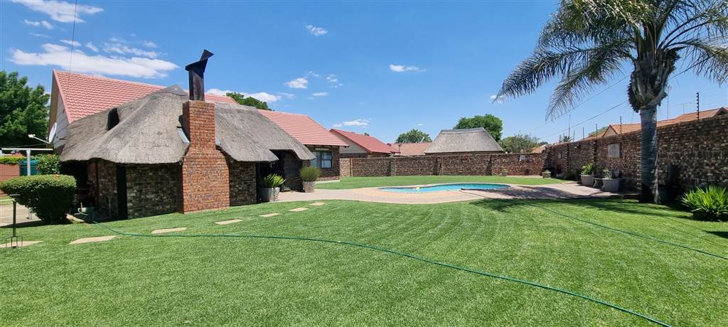 3 Bed House in Jan Cilliers Park photo number 24