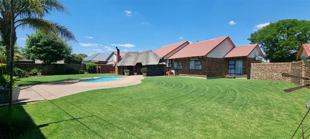3 Bed House in Jan Cilliers Park photo number 1