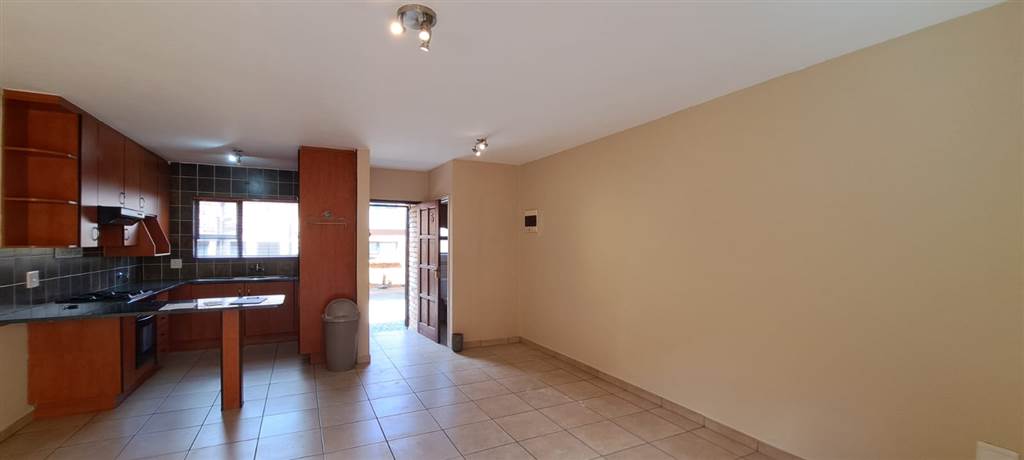 2 Bed Townhouse in Florentia photo number 9
