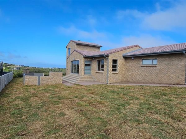 3 Bed House in Herolds Bay