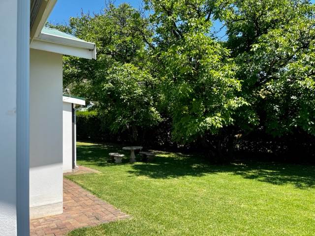 2 Bed Townhouse in Clarens photo number 4