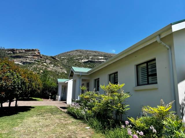 2 Bed Townhouse in Clarens photo number 1