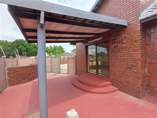 3 Bedroom House 3 Bedroom House