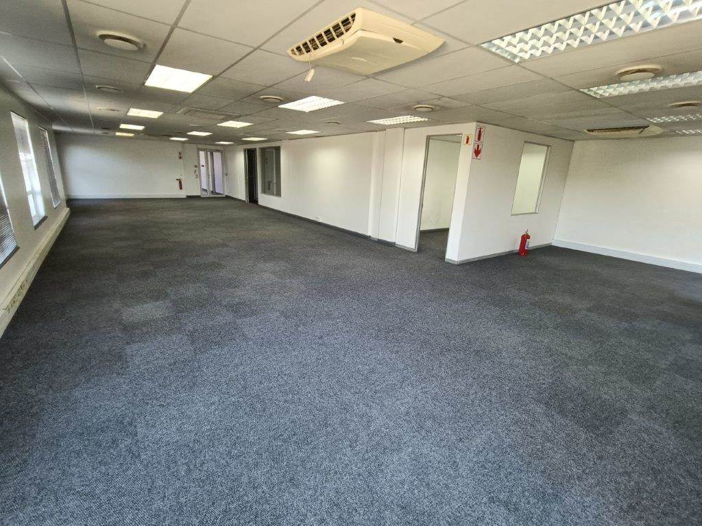 5056  m² Industrial space in Linbro Park photo number 20