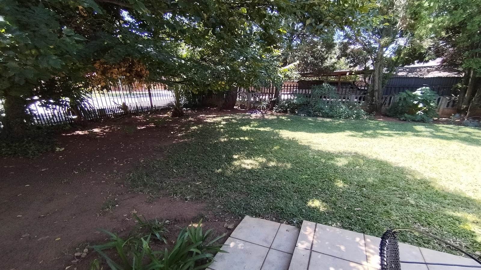 4 Bed House in Parktown Estate photo number 26