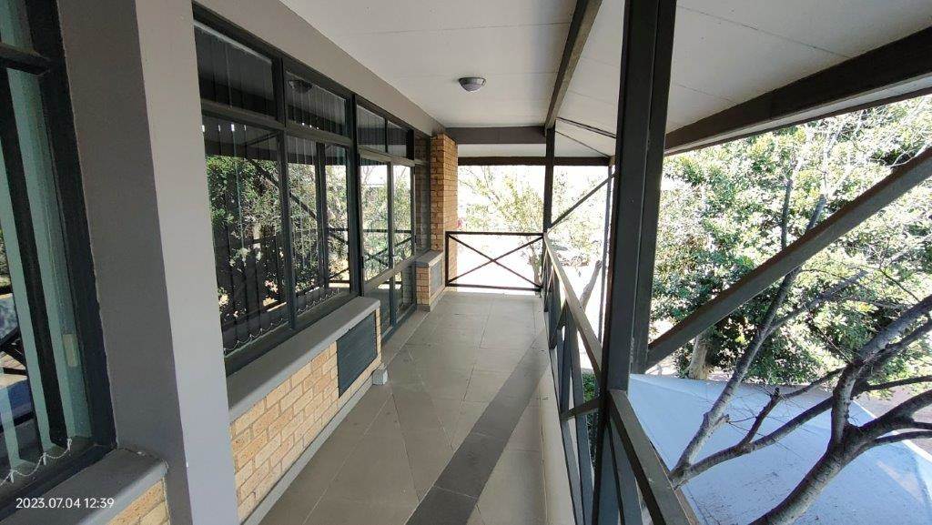 185  m² Commercial space in Waterfall Estate photo number 12