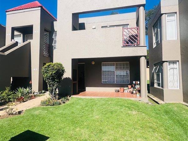 2 Bedroom Townhouse 2 Bedroom Townhouse