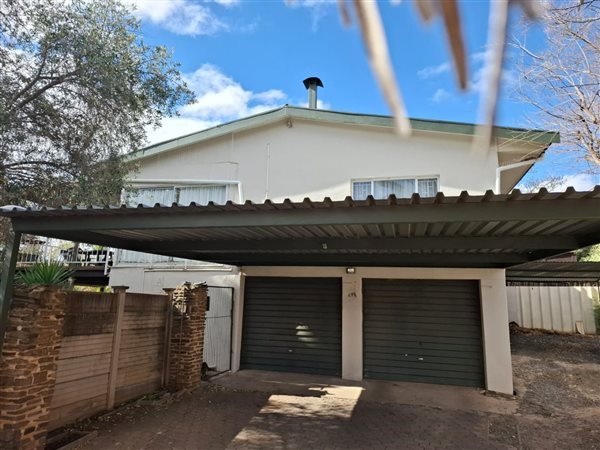 4 Bedroom House 4 Bedroom House