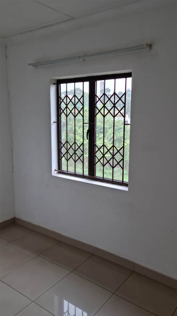3 Bed Duplex in Tongaat Central photo number 15