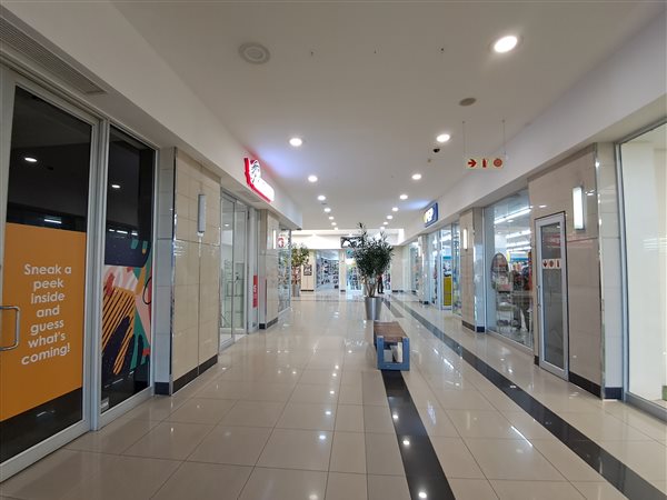 164  m² Retail Space