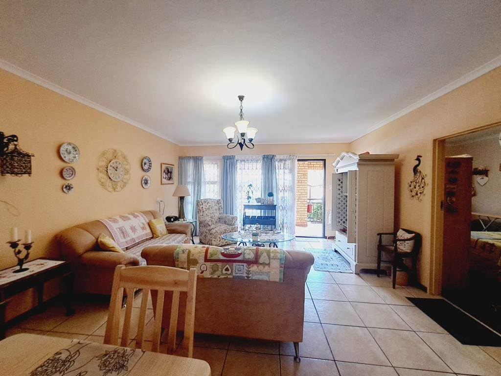 2 Bed Townhouse in Krugersdorp Central photo number 17