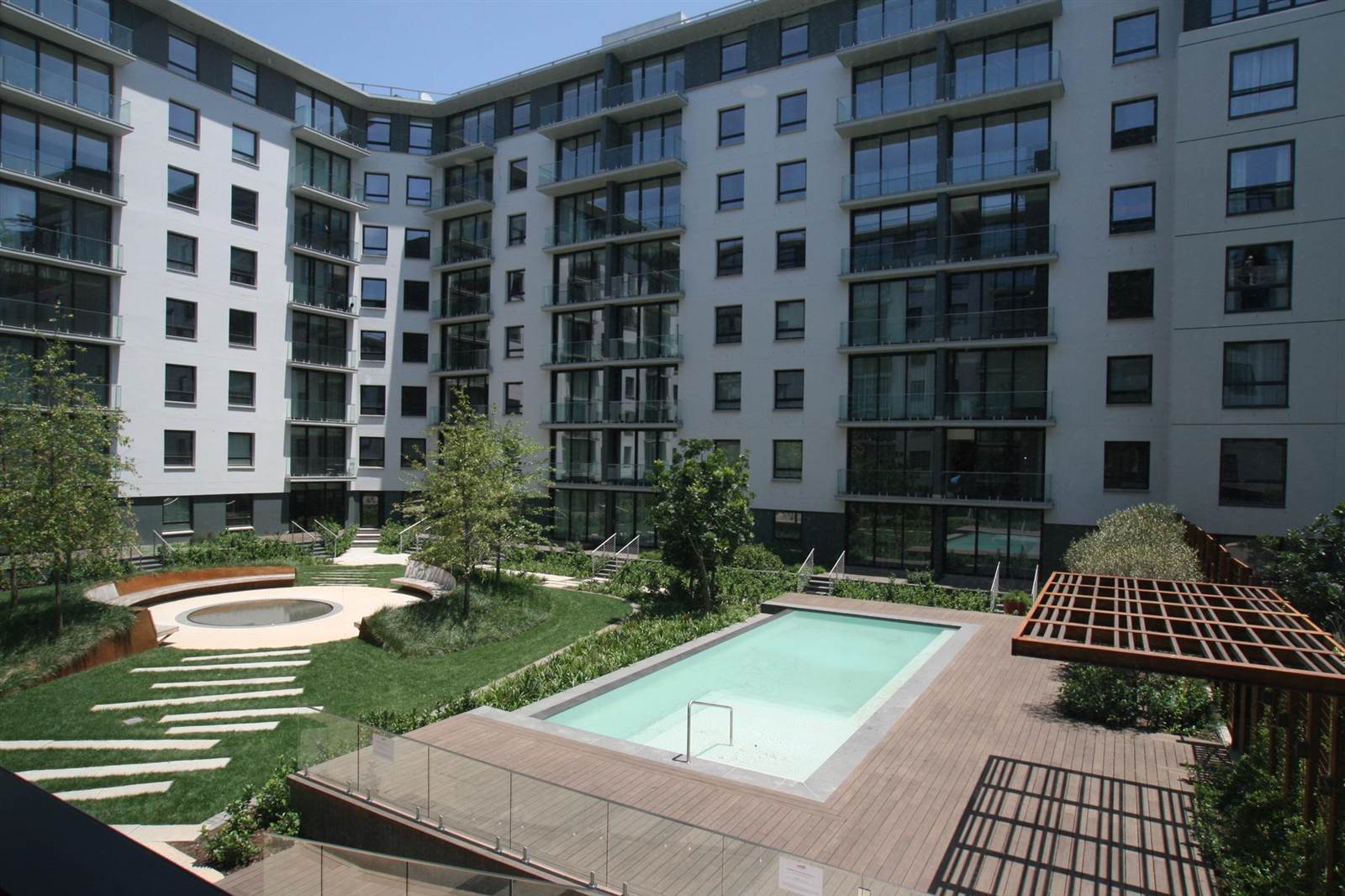 1 Bed Apartment in Melrose Arch photo number 15