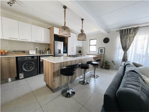 2 Bed Apartment in Modderfontein