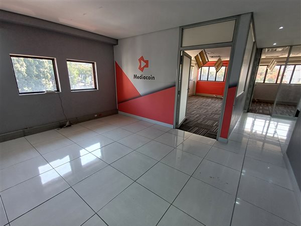 212  m² Commercial space in Morningside
