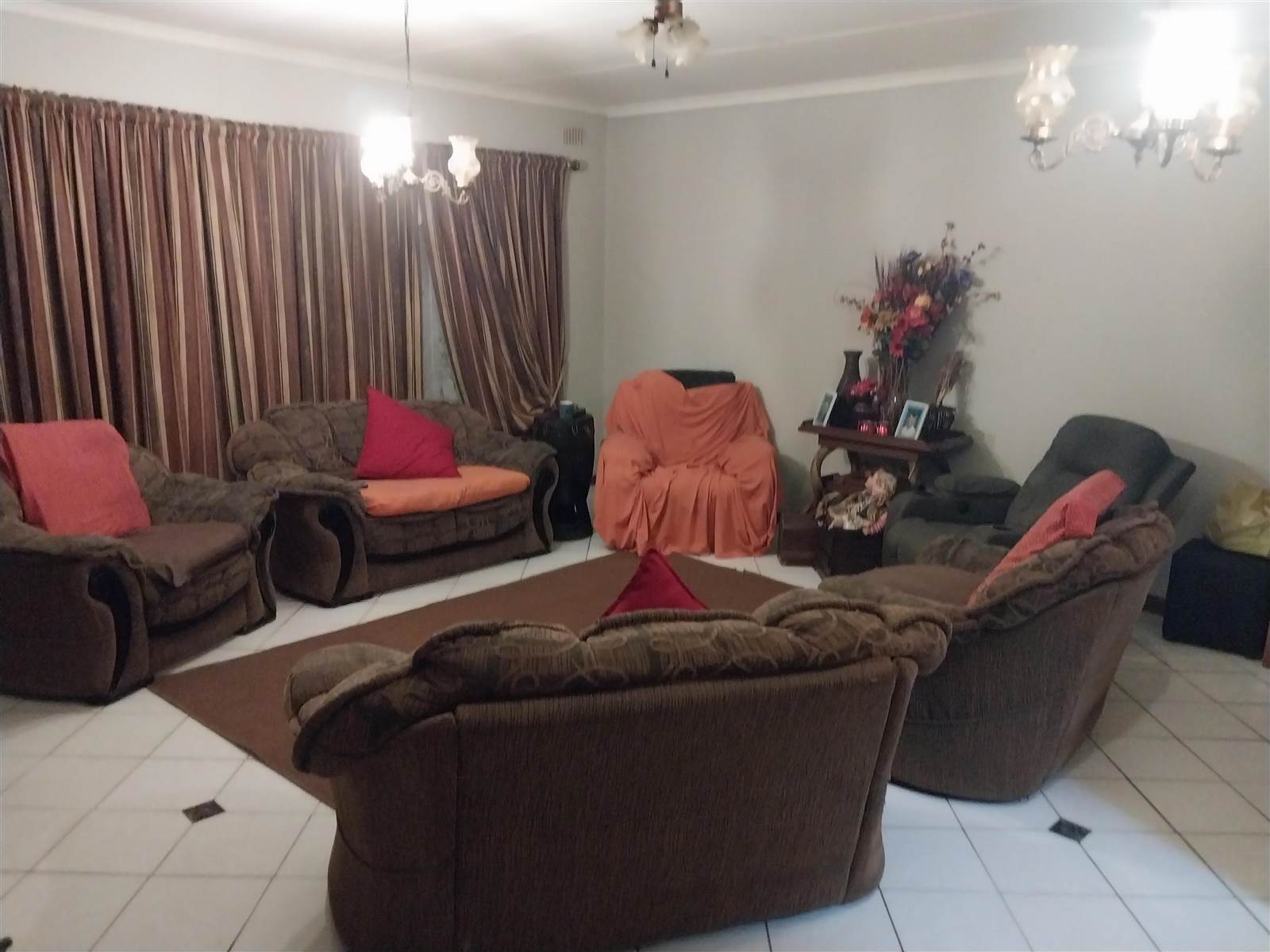 3 Bed Townhouse in Rustenburg Central photo number 2