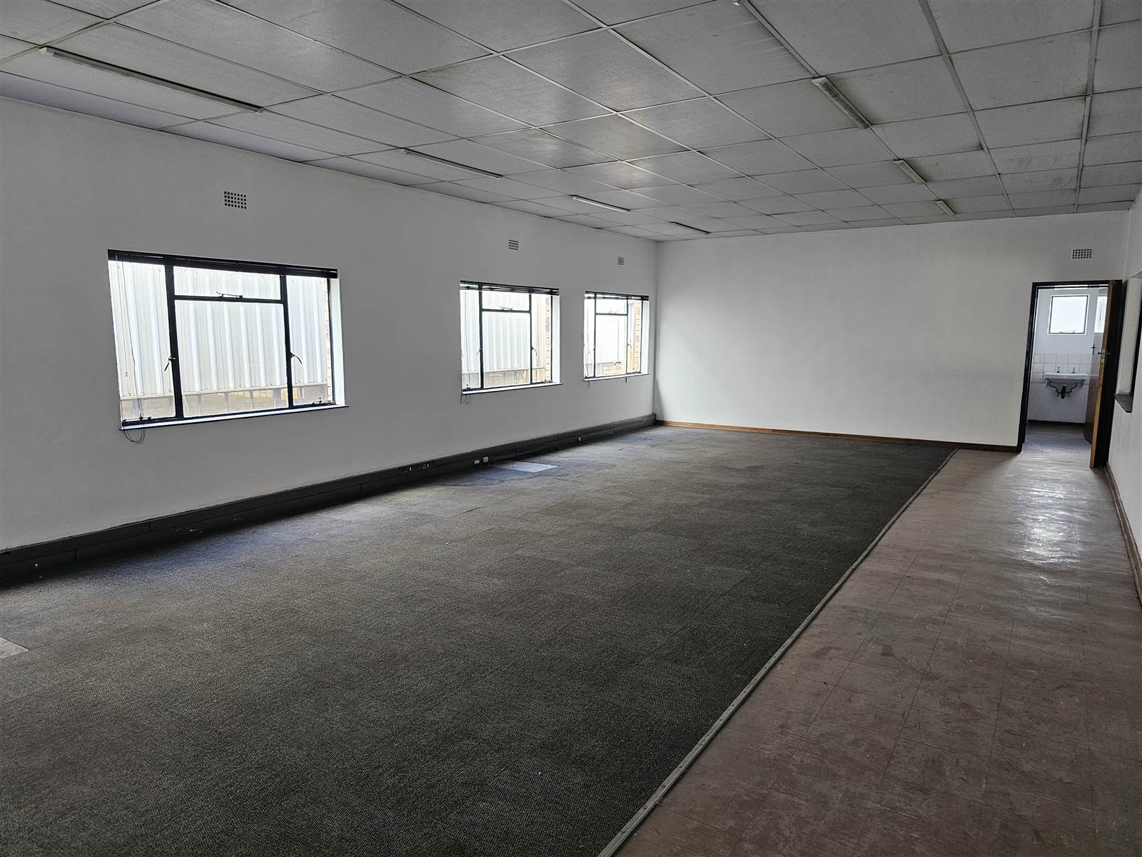 500  m² Industrial space in Wadeville photo number 12