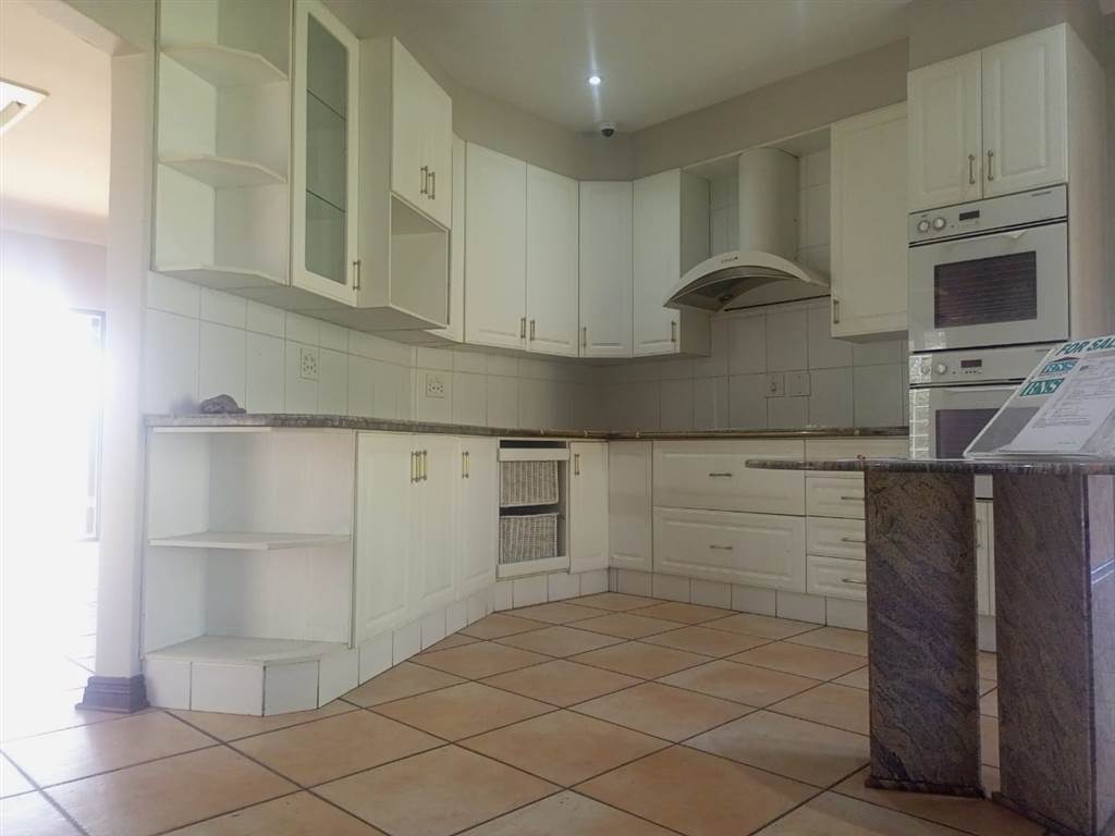 5 Bed House in Boksburg West photo number 7