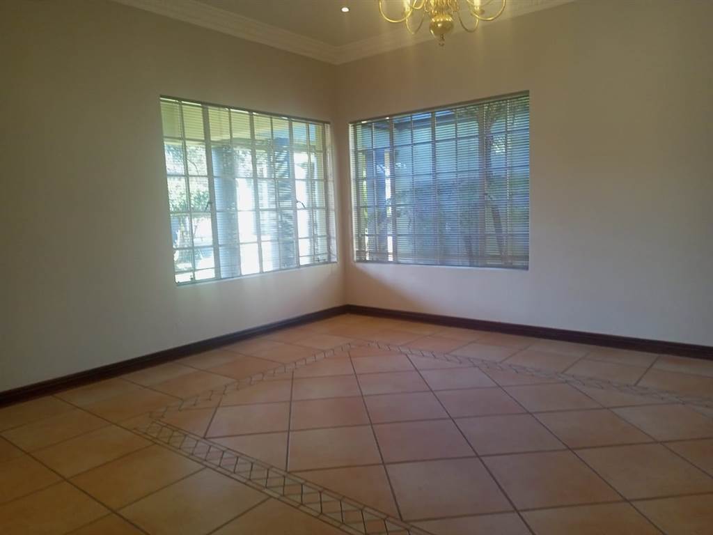 5 Bed House in Boksburg West photo number 16
