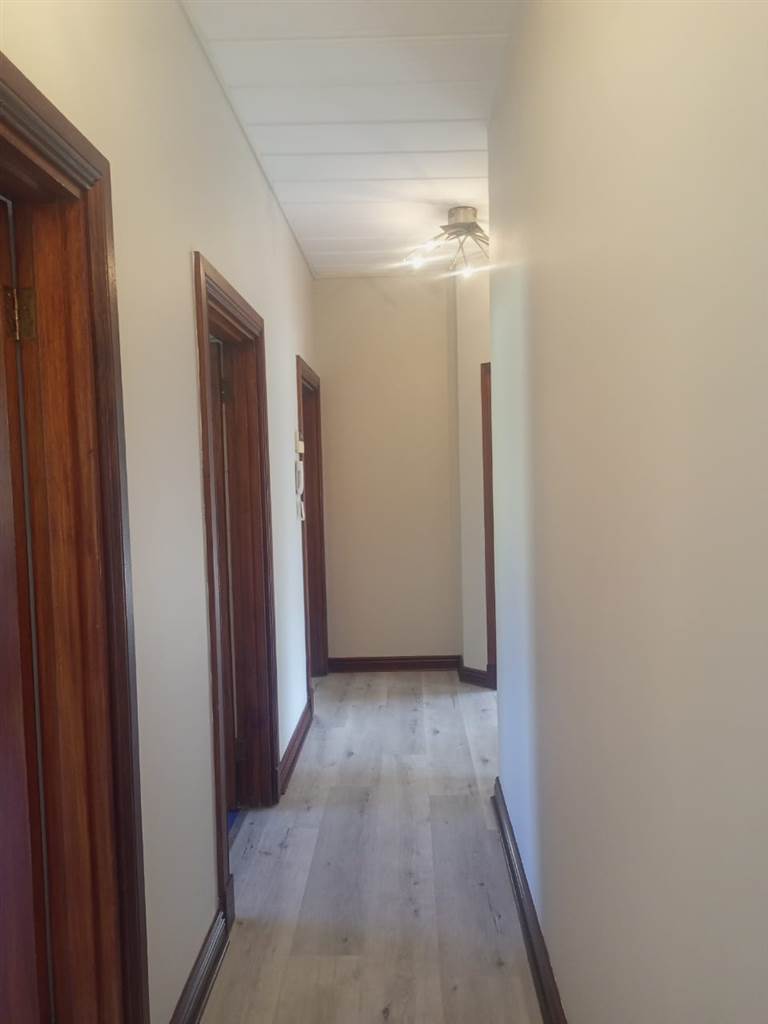5 Bed House in Boksburg West photo number 10