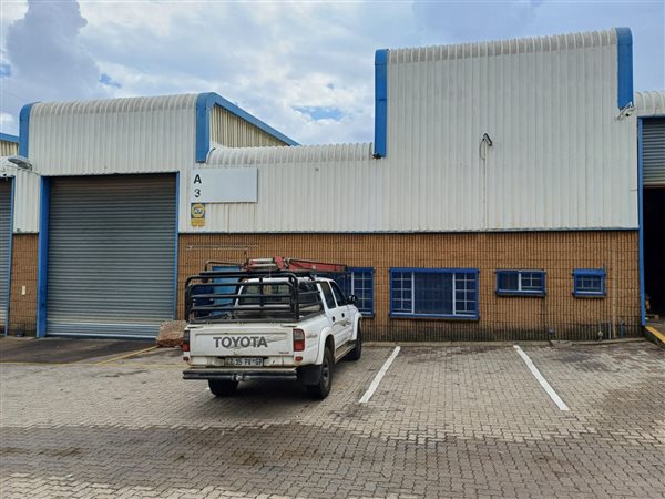 415  m² Industrial space