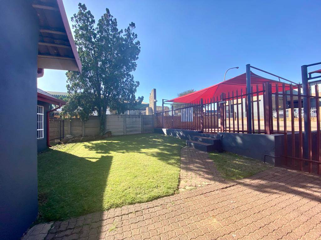 450  m² Commercial space in Klipfontein photo number 18
