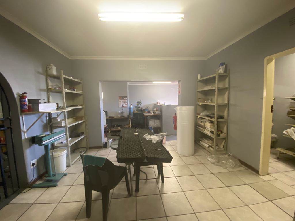 450  m² Commercial space in Klipfontein photo number 5