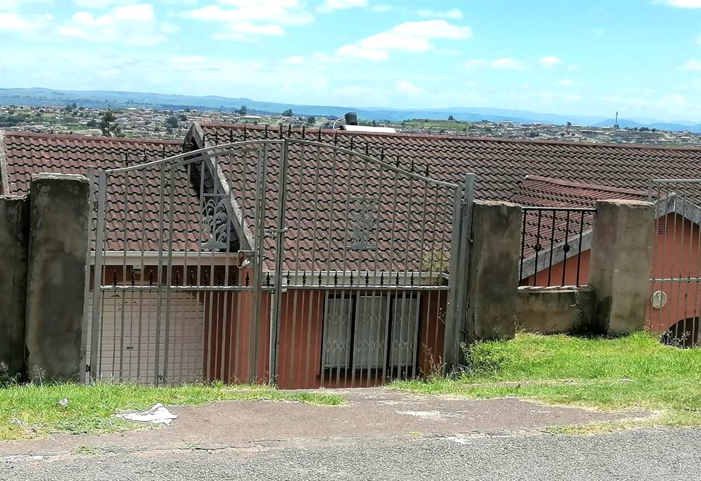 3 Bed House in Mpumalanga photo number 4