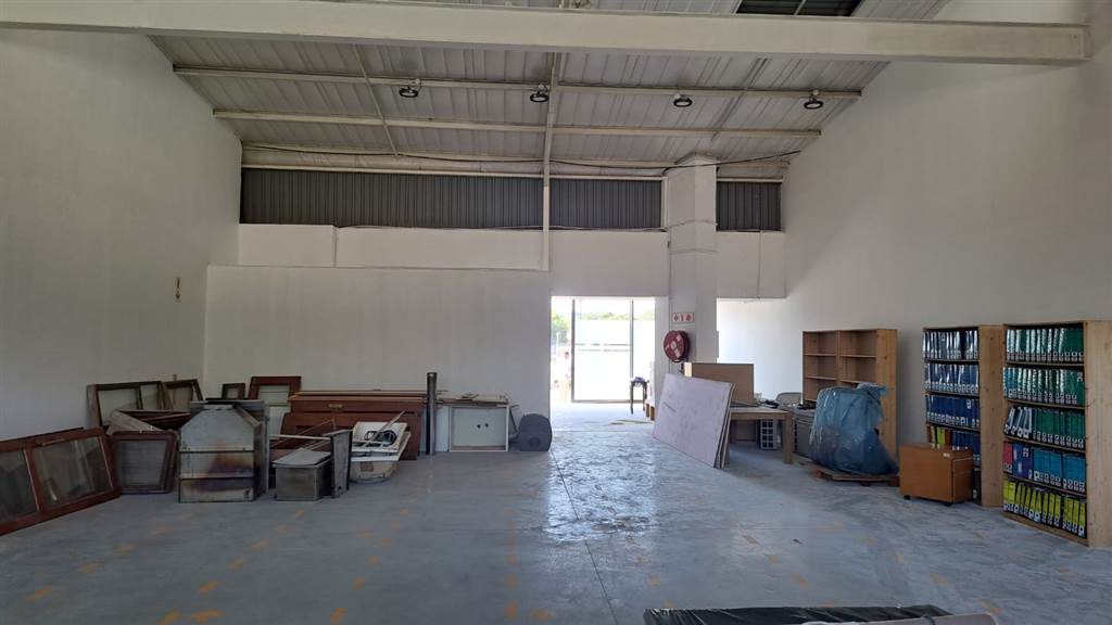 269  m² Industrial space in Lyttelton Manor photo number 3