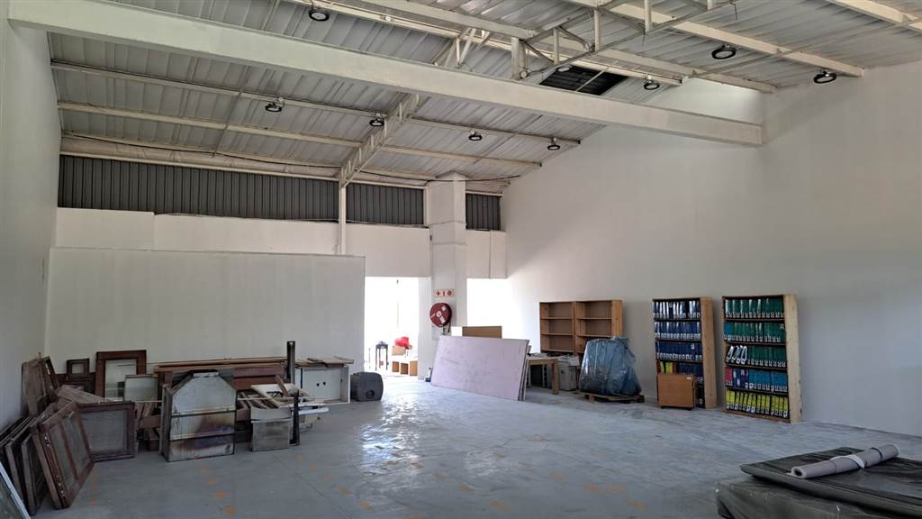 269  m² Industrial space in Lyttelton Manor photo number 2
