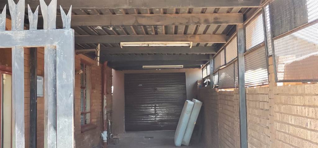 3 Bed House in Mamelodi West photo number 15