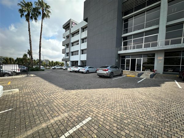 130  m² Commercial space