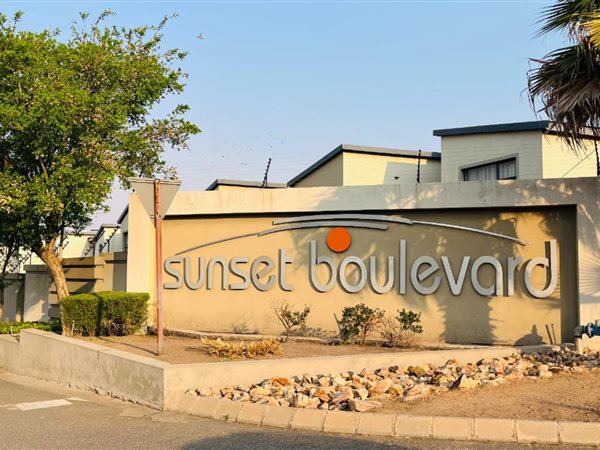3 Bedroom Townhouse 3 Bedroom Townhouse