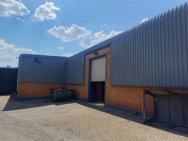 693  m² Industrial space in Sebenza