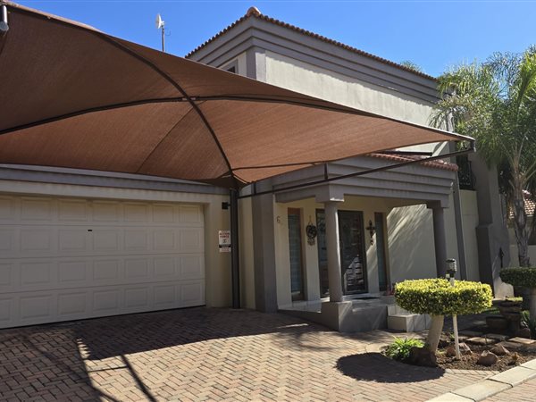 3 Bedroom Townhouse 3 Bedroom Townhouse