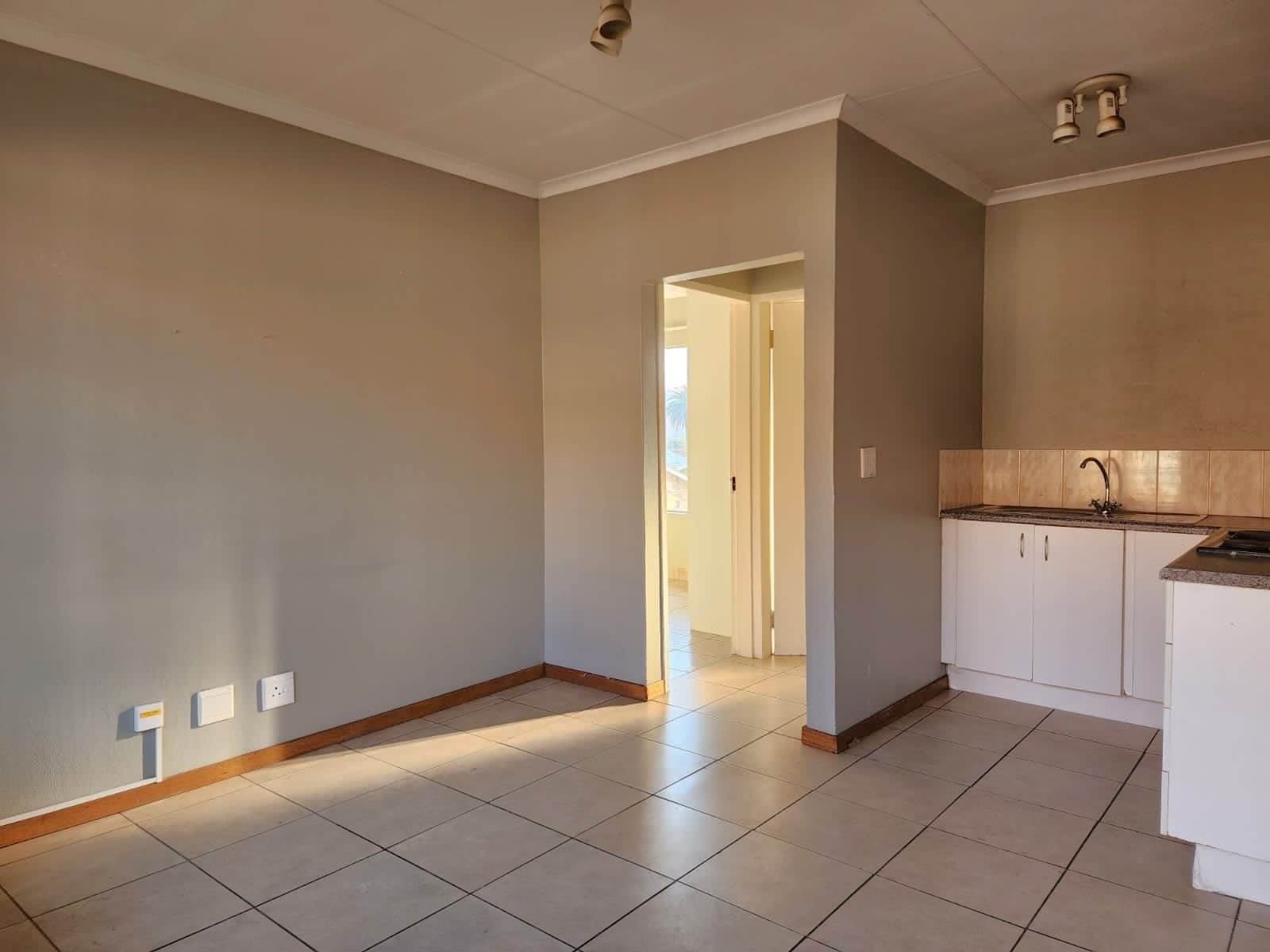 1 Bed Apartment in Kempton Park Central photo number 5