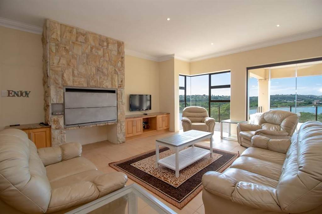 4 Bed House in Port Alfred photo number 22